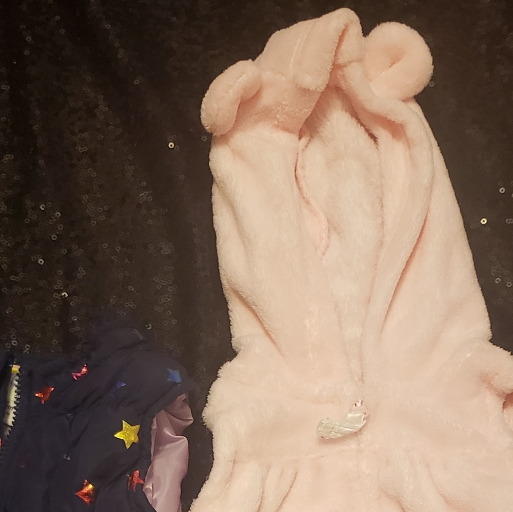 2 vests - Picture 3 of 3